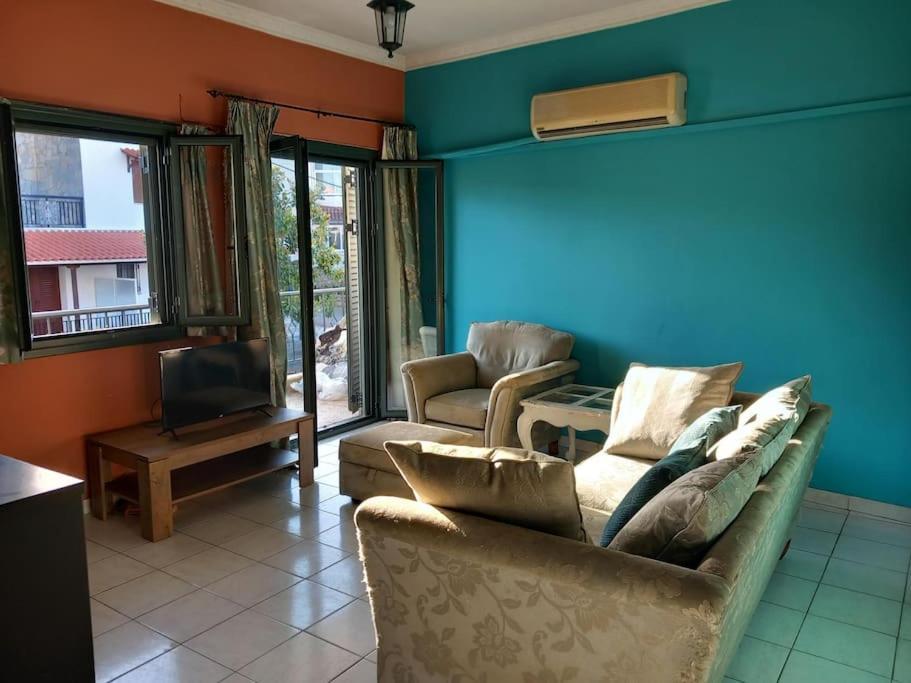 Stoupa Beachside Retro Apartment Bagian luar foto