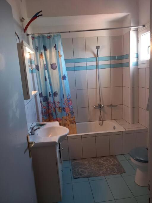 Stoupa Beachside Retro Apartment Bagian luar foto