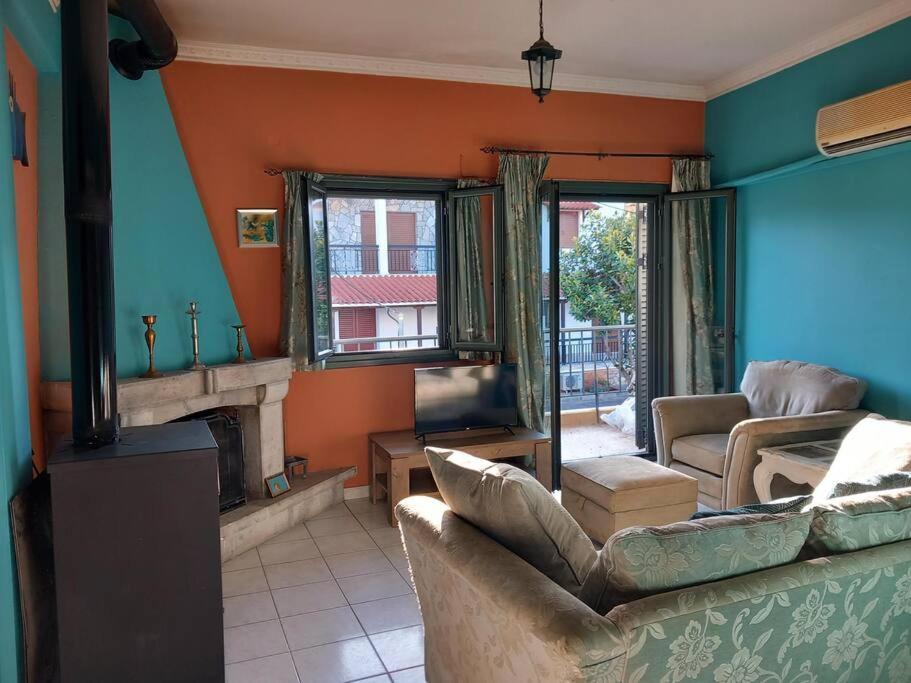 Stoupa Beachside Retro Apartment Bagian luar foto